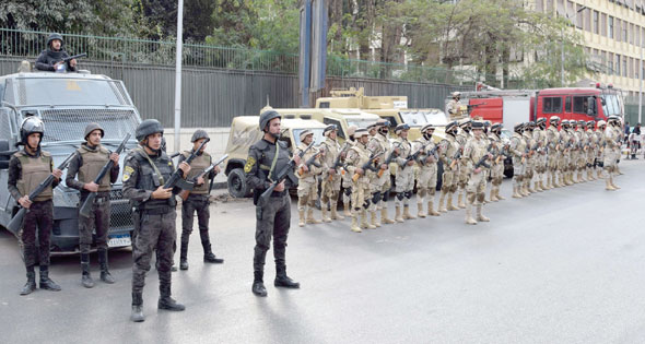 الجيش والشرطة يضعان خطة مشتركة لتأمين الأهداف الحيوية فى العيد