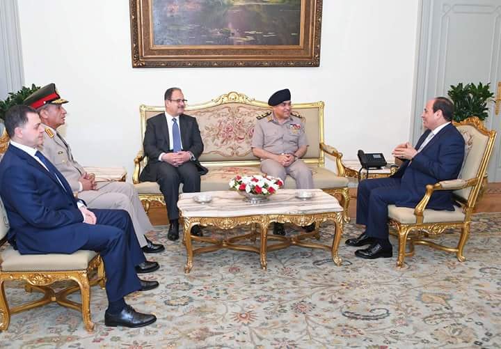 السيسى يستقبل وزيرا الدفاع والداخلية الجديدين