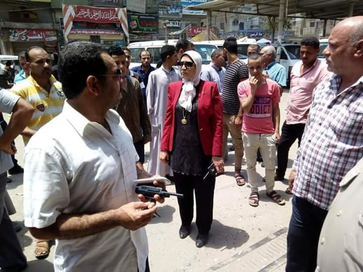 بالصور ... رئيس مدينة الحامول تتابع مجمع مواقف السيارات وتطبيق التعريفة الجديدة