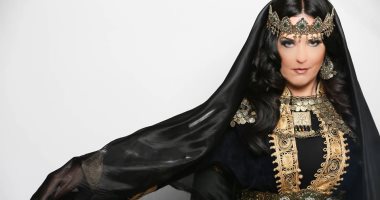 الراقصة الهولندية بولين تنتهي من تسجيل أغنية مصرية بعنوان ( معني الحب إيه )