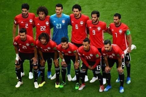 المصريون في صلالة بسلطنة عمان في انتظار مباراة روسيا