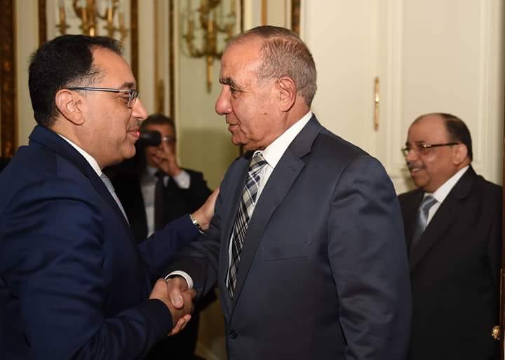 رئيس الوزراء يكرم ”الجندي” بدرع ”الوزراء” بحضور ”شعراوي”