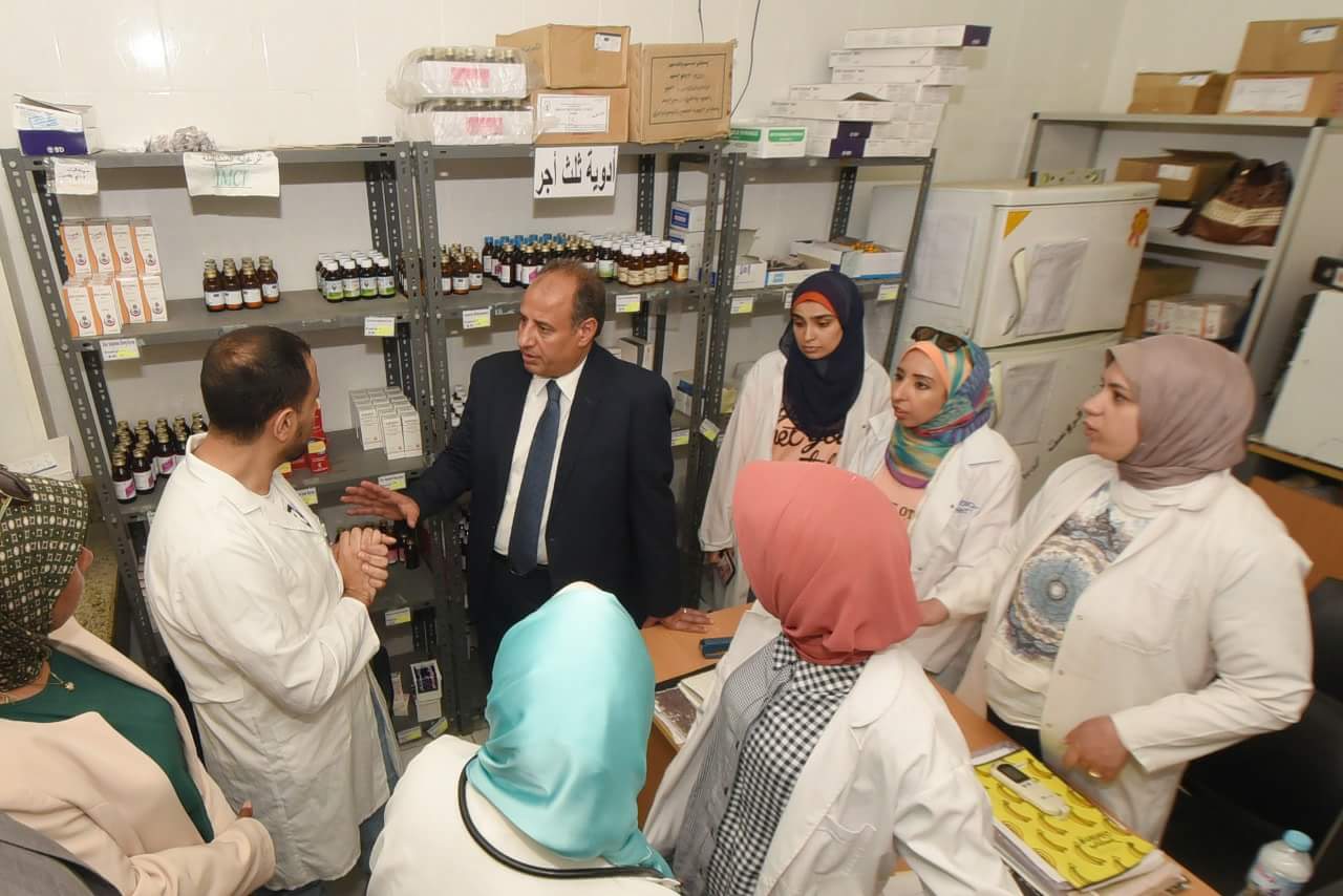 محافظ الإسكندرية يتفقد وحدة صحة الأسرة بأبيس ٨ للتأكد من كفاءة تقديم الخدمات الطبية بها