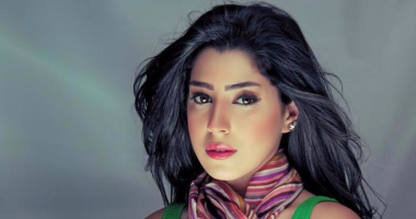 آيتن عامر تشعل  تويتر بقصف جبهة الرجالة