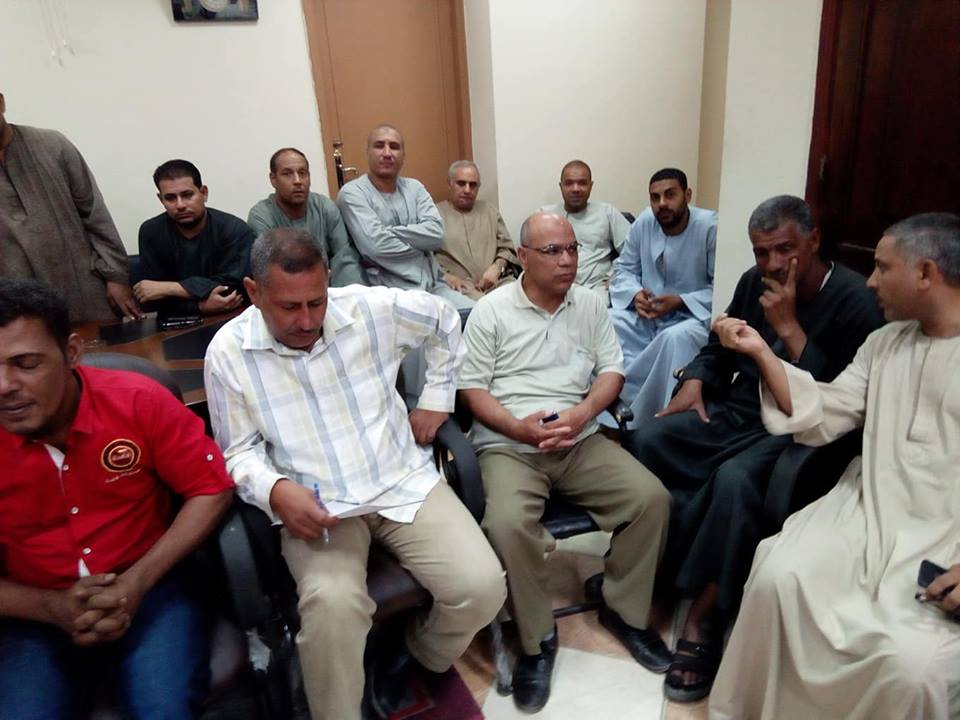 اجتماع بمدينه فرشوط لتقنين اجره التوك توك
