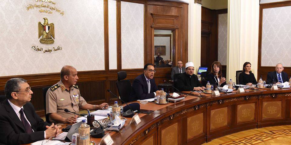 رئيس الوزراء يجرى 4 اتصالات لمتابعة حادث حريق مستشفى الحسين