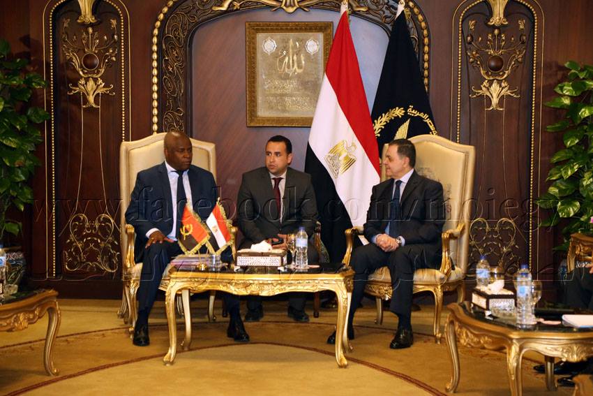وزير الداخلية يستقبل وزير داخلية جمهورية أنجولا