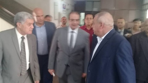 محافظ الدقهلية يمنح تراخيص مزاولة مهنة لـ 7 منشات طبية في السنبلاوين وشربين