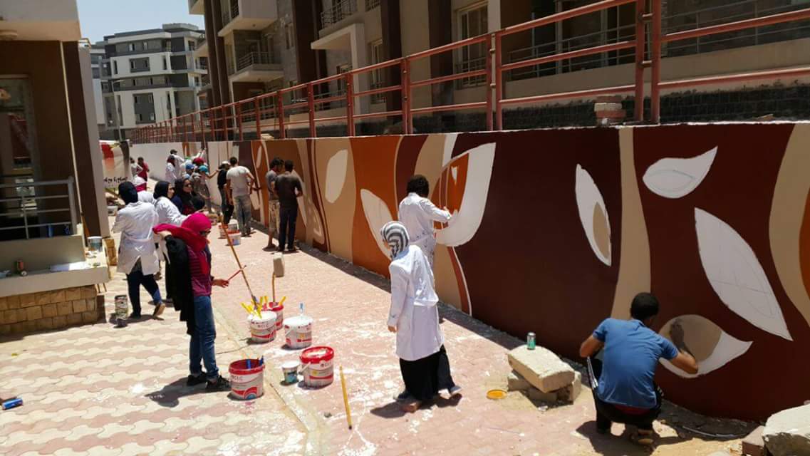 تعاون بين ”المجتمعات العمرانية” و”الفنون التطبيقية”  لتنفيذ مجموعة من الجداريات الضخمة بمدينة الشروق