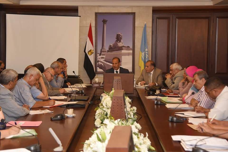 محافظ الإسكندرية يعقد الإجتماع الدوري لمتابعة آخر  مستجدات تقنين أوضاع أراضي أملاك الدولة