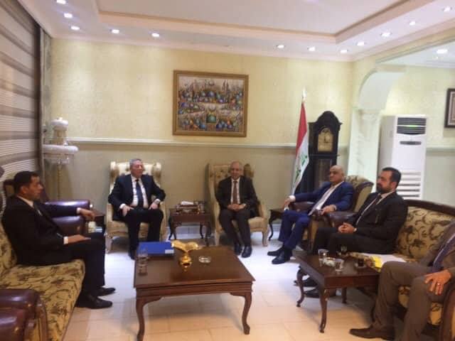 وزارة الصناعة العراقية تبحث سبل دعم النشاط الصناعي