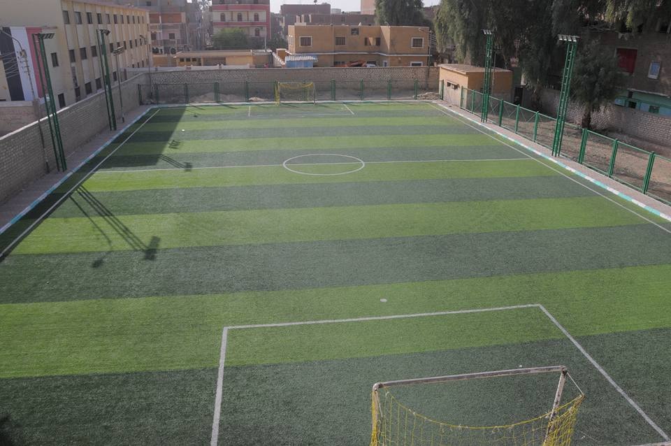 الإنتهاء من 3 ملاعب نجيل صناعى وتطوير 3 أسوار مراكز الشباب بأسيوط