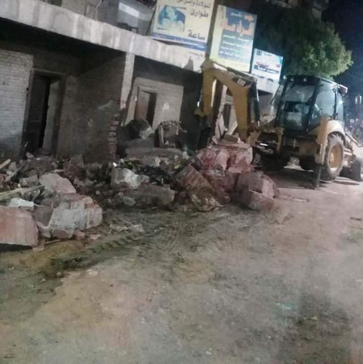 إزالة سور بيت الرى لتيسير حركة المرور بمدينة ساقلتة بسوهاج