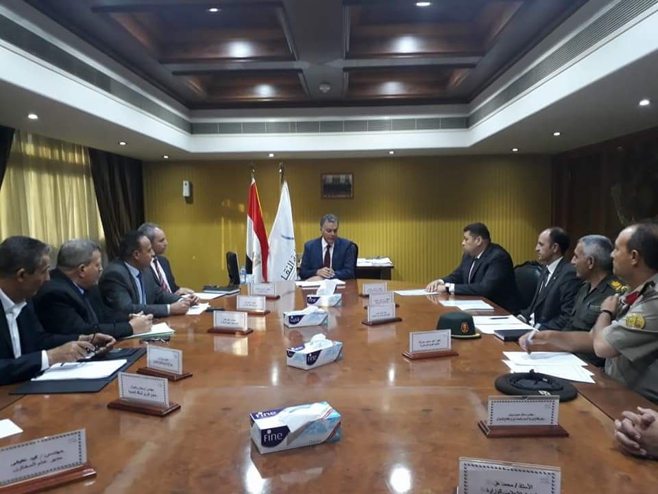 وزير النقل يجتمع مع اللجنة الخاصة بحصر وتسعير وإتخاذ الإجراءات القانونية للتصرف في خردة هيئة السكك الحديدية