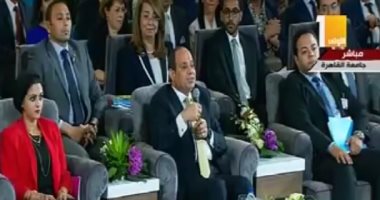 السيسي يطالب الشباب بالنجاح والتقدم لبناء المجتمع