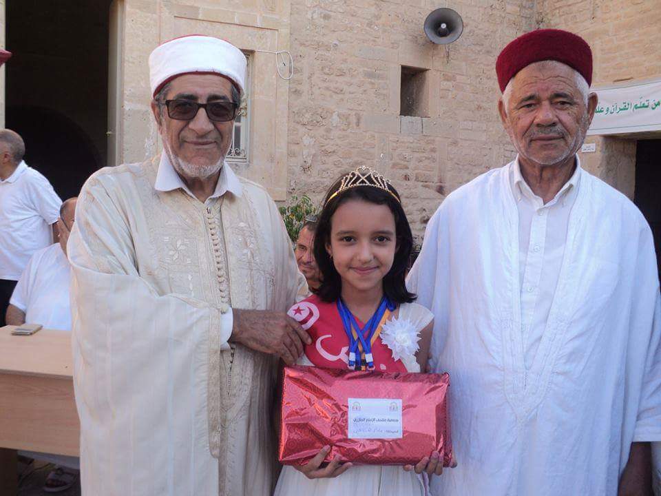 ”ملاك المناعى ” تخيلت نفسها عصفورة وحلقت فى عنان سماء الأدب