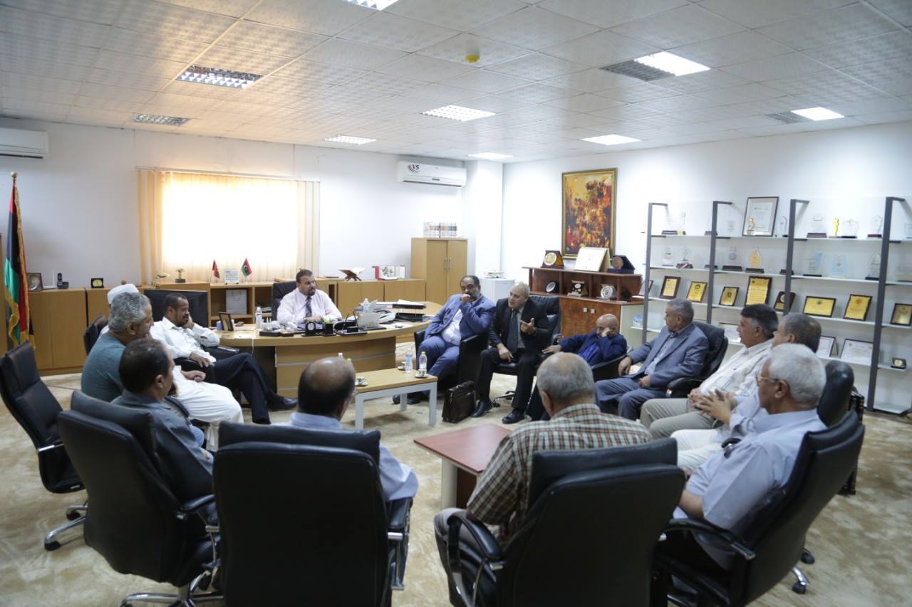 اونيس يلتقي عميد بلدية مسلاتة ويطلع علي ترتيبات مؤتمر مئوية الجمهورية الطرابلسية