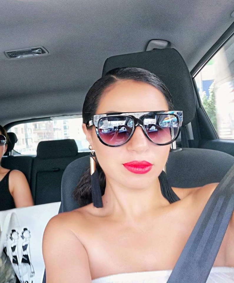 الفنانة نسرين أمين تستمتع بأجازتها الصيفية في لبنان والدول الاوروبية