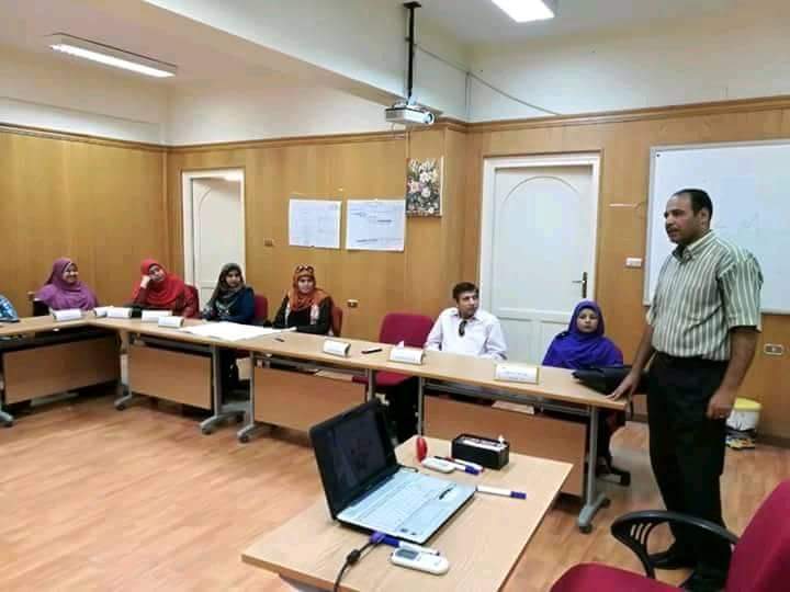 برنامج ” إعداد مشروعات البحوث التنافسية ” بالمركزالدولى بجامعة الفيوم
