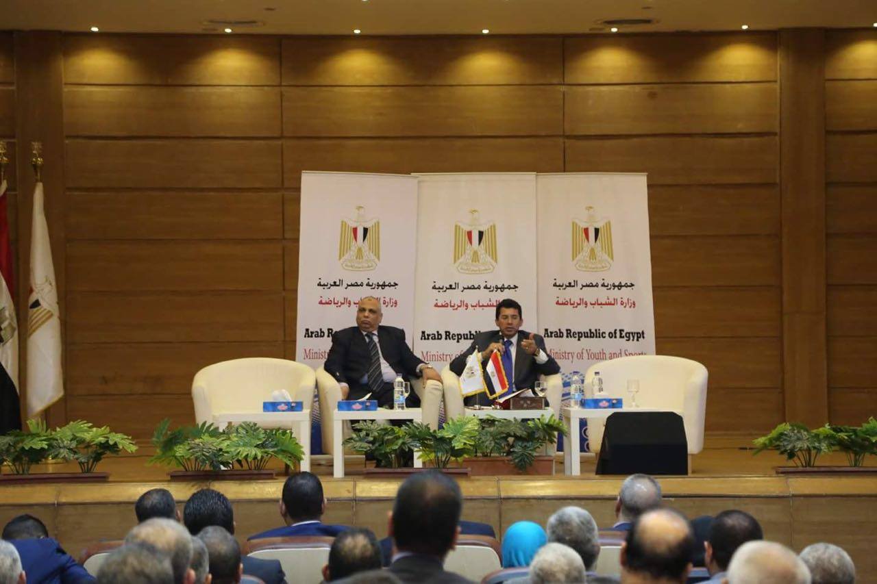 وزير الرياضة يشيد بنجاح مبادرة النظافة ”شارك ونضف”