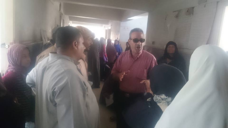 بطاقات التموين تسبب ازدحام أمام الإدارات الزراعية بالصعيد  وبرلماني يتدخل لحل المشكلة