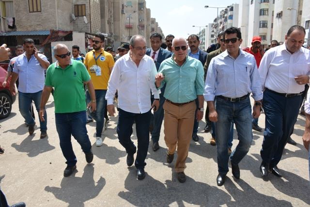 وزير الشباب ومحافظ بورسعيد يطلقان حملة ”شارك ونضف”