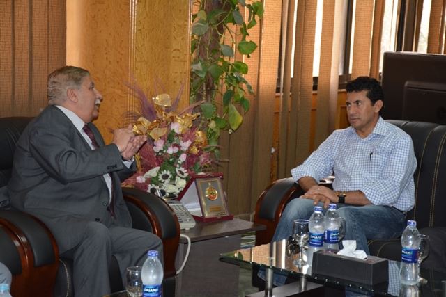 وزير الشباب والرياضة يلتقي محافظ الاسماعلية ويتفقدان نادي الإسماعيلي الجديد