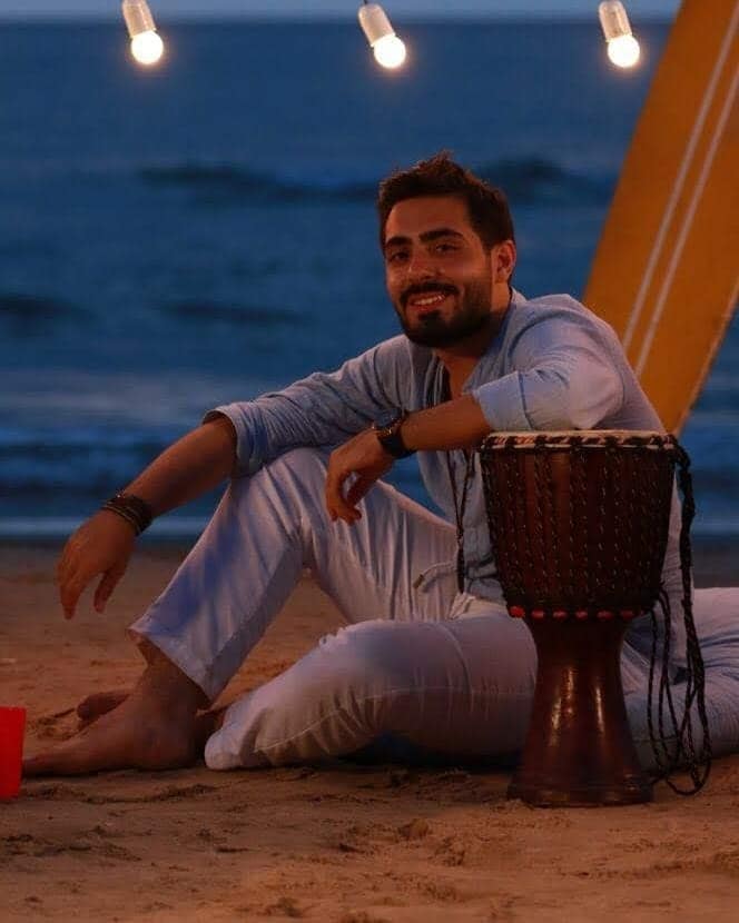 بالفيديو .. إياد يدعو للفرح والحياة في أحدث كليباته ”يلا نعيش”