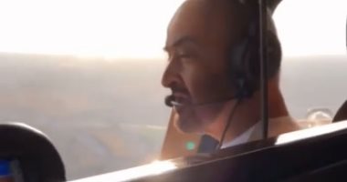 محمد بن زايد يتفقد مدينة أبوظبى بقيادته للطائرة