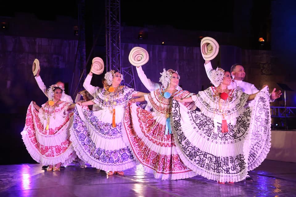 فرقة بنما للفلكلور تحتفل بمرور 60 عام علي العلاقات الدبلوماسية المصرية البنمية في مهرجان القلعة