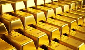 مطار القاهرة يشهد وصول شحنة ذهب من منجم السكرى استعدادا لسفرها إلى كندا