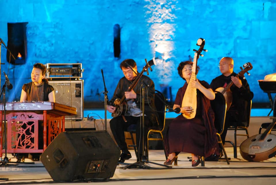 الفلكلور المصري علي الطريقة الصينية واغاني الستينيات مع ويف جاز باند