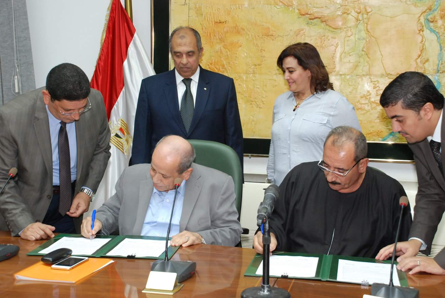 ”أبوستيت” و”محرز” يشهدان توقيع عقد بين إتحاد الدواجن و”العامة لمنتجي الحبوب”