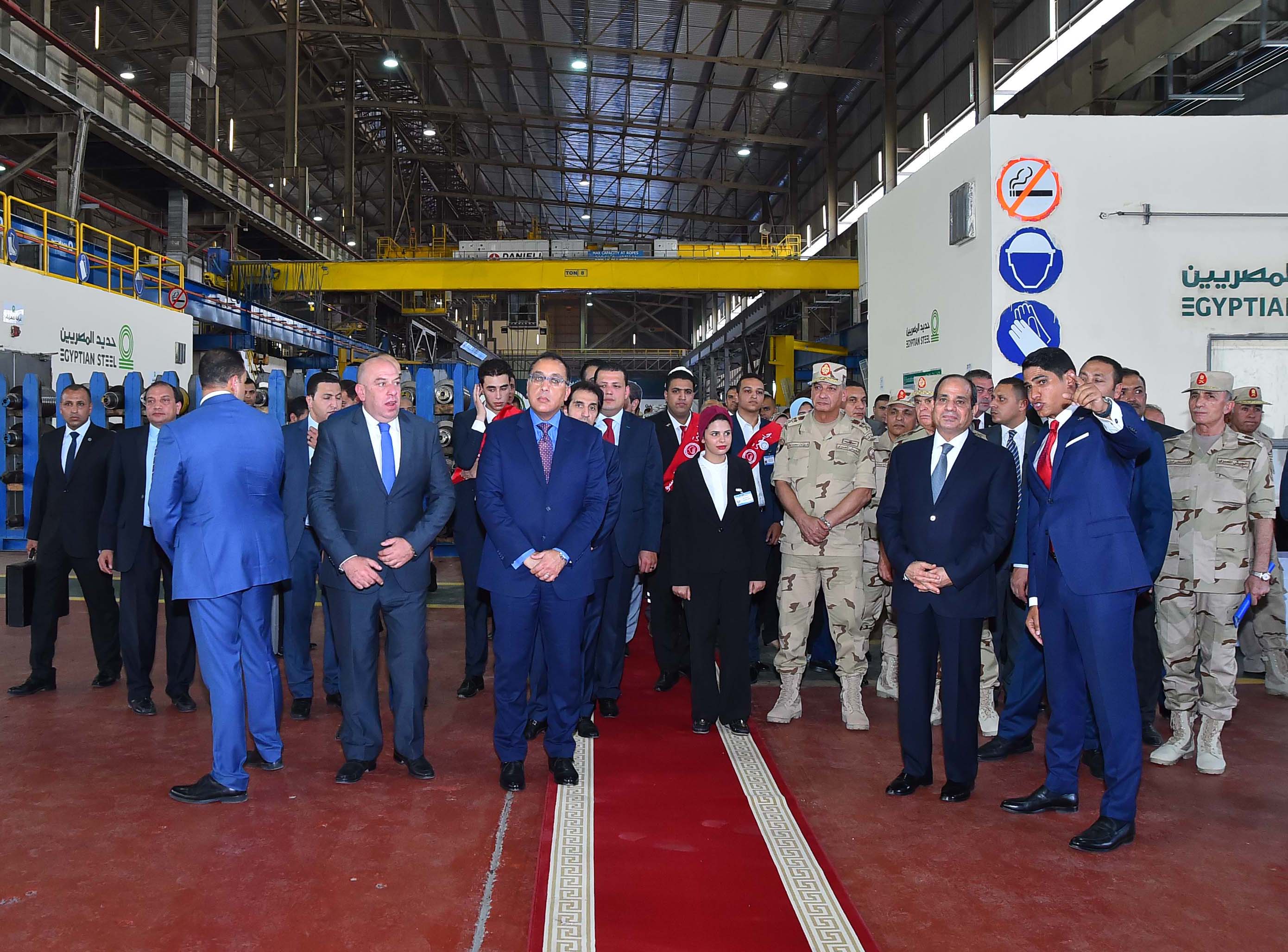 الرئيس السيسى يتفقد مصنع حديد المصريين فى بنى سويف