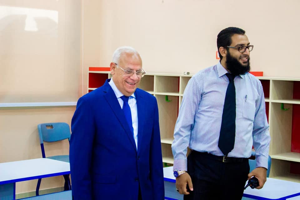محافظ بورسعيد يثني بالنقلة النوعية في منظومة التعليم