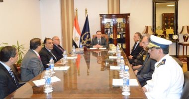 وزير الداخلية يجتمع بالقيادات الأمنية في الإسكندرية