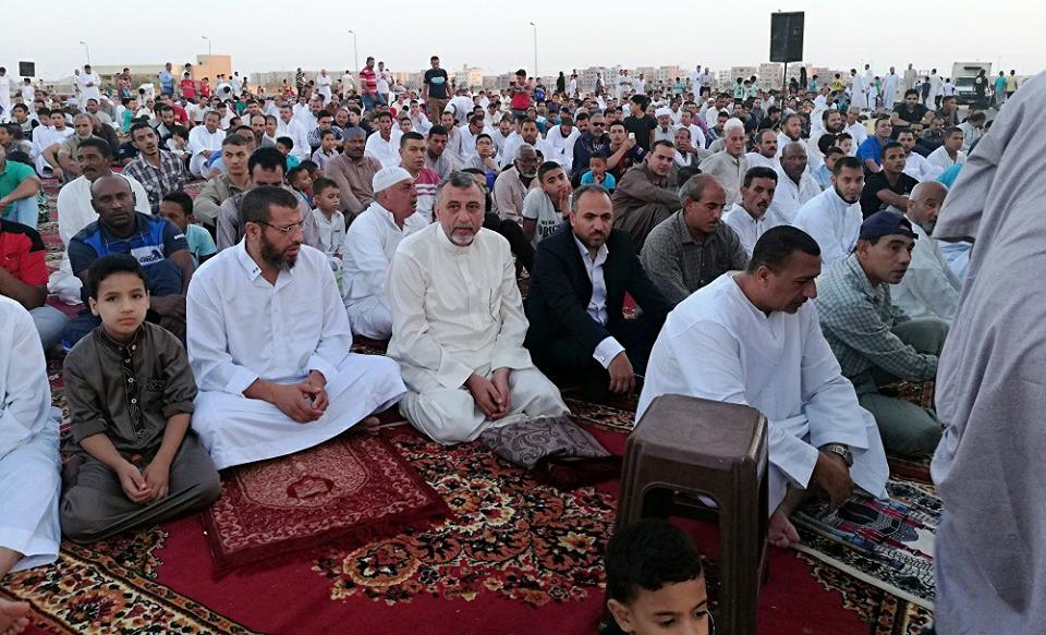 مجلس أمناء بدر يصلى العيد فى الساحة الكبيرة بمركز المدينة