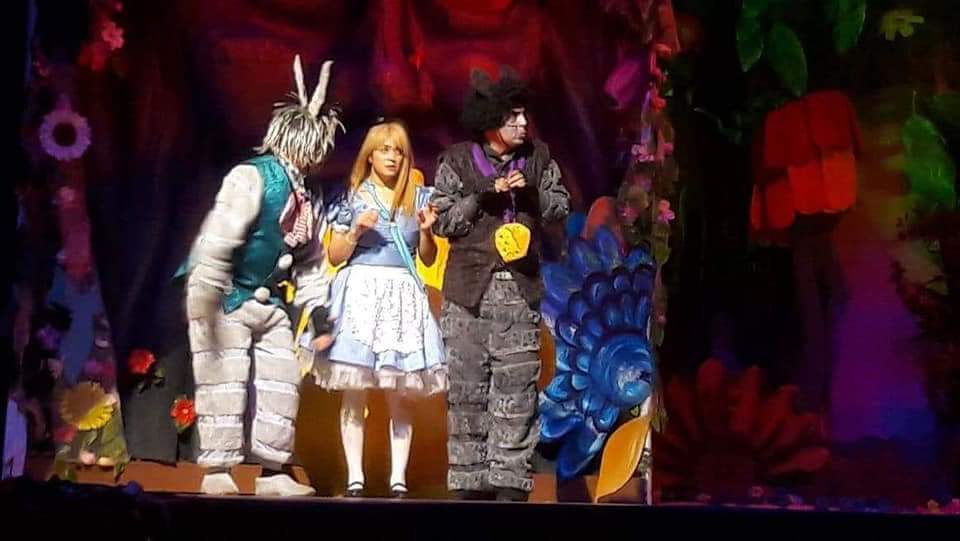 ”أليس فى بلاد العجائب”يحقق المعادلة الصعبة على مسرح البالون