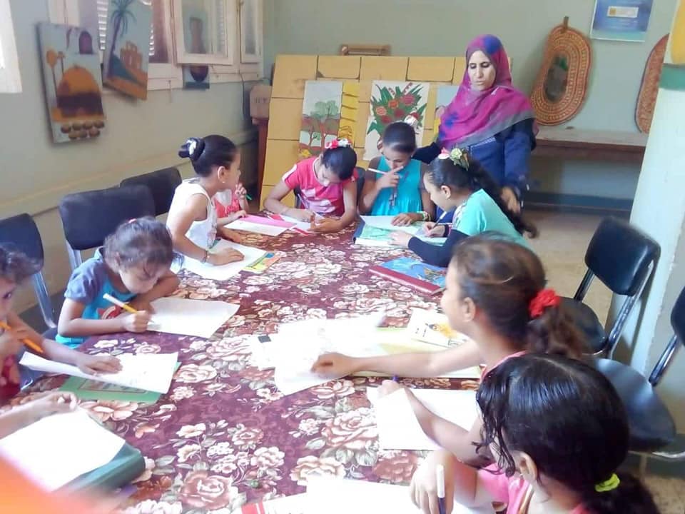 تعليم مبادئ الرسم وانشطة متنوعة بثقافة الوادى الجديد