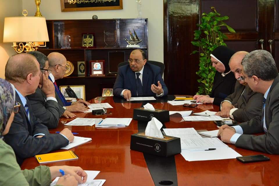 وزير التنمية المحلية يؤكد إهتمام الوزارة بالمشروعات الصغيرة والمتوسطة