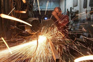 تكريم المصور عبد الرحمن سيد في ملتقي الفنانين العرب.