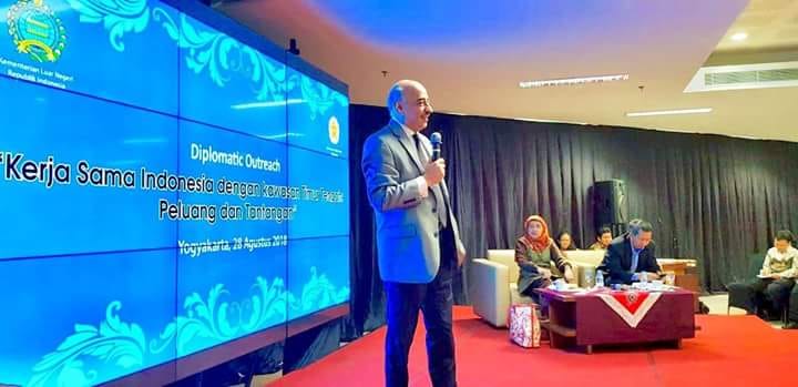 سفير مصر في جاكرتا يلقي محاضرة حول التعاون بين إندونيسيا ودول الشرق الأوسط