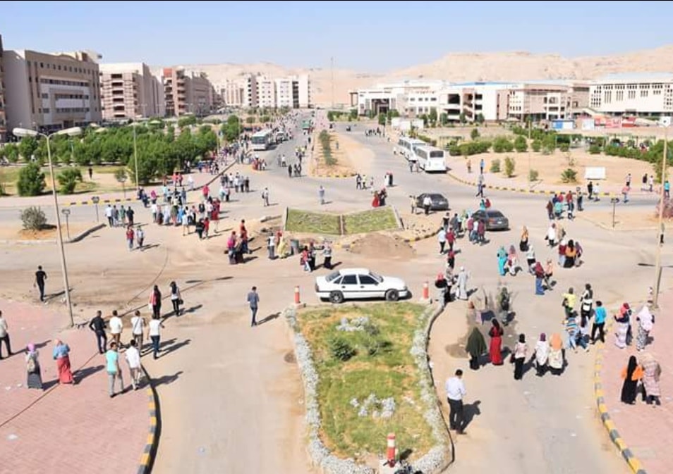 جامعة سوهاج تفرض رسوم 500 جنيها لدخول سيارات الطلاب