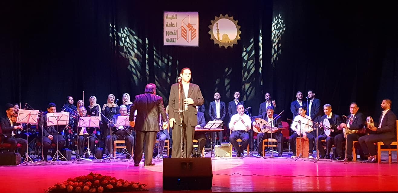 بالصور - إقبال جماهيري كبير على حفل الليلة بمركز طنطا الثقافى