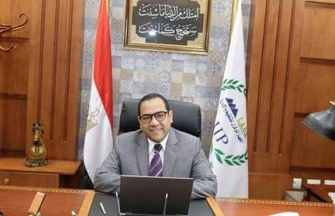 الشيخ :دراسة تقليص أيام العمل لا تعني تعطيل العمل بالمصالح الحكومية