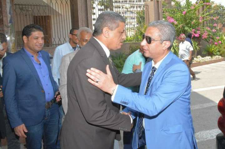 محافظ سوهاج الجديد يصل مكتبه لمباشرة مهام عمله ويستقبل المهنئين