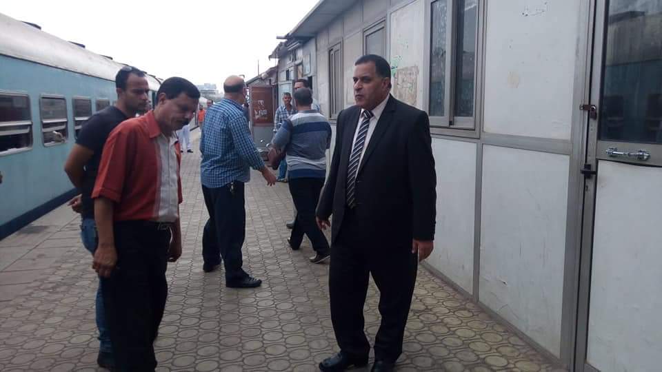 رئيس هيئة السكة الحديد يتفقد محطة القاهرة ويحيل بعض المسئولين للتحقيق