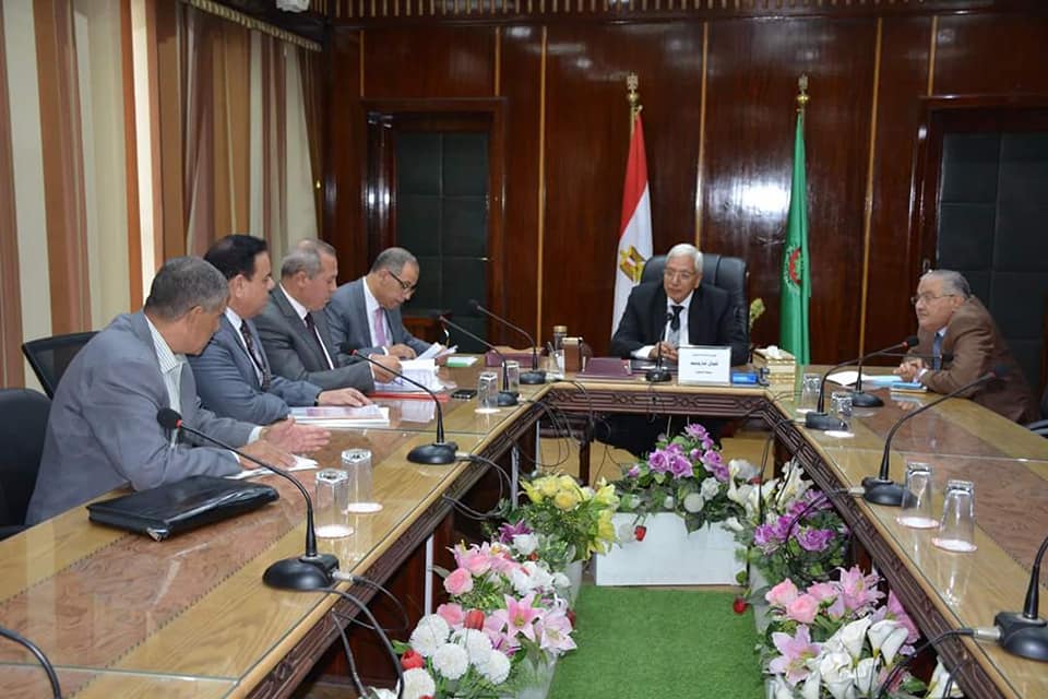محافظ الدقهلية يلتقي عدد من وكلاء الوزارات لاستعراض آليات واحتياجات العمل