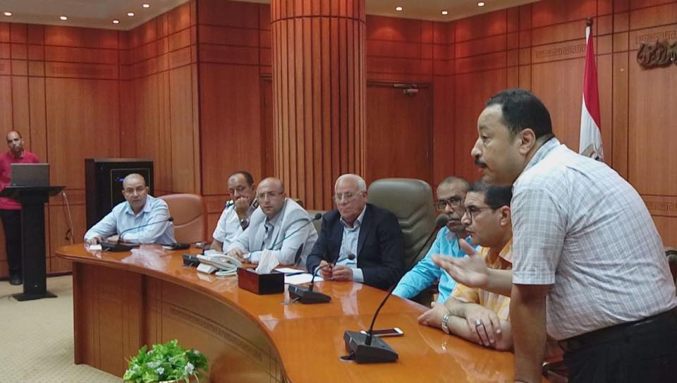 محافظ بورسعيد يؤكد علي فتح باب مكتبه لطلاب الثانوية العامة
