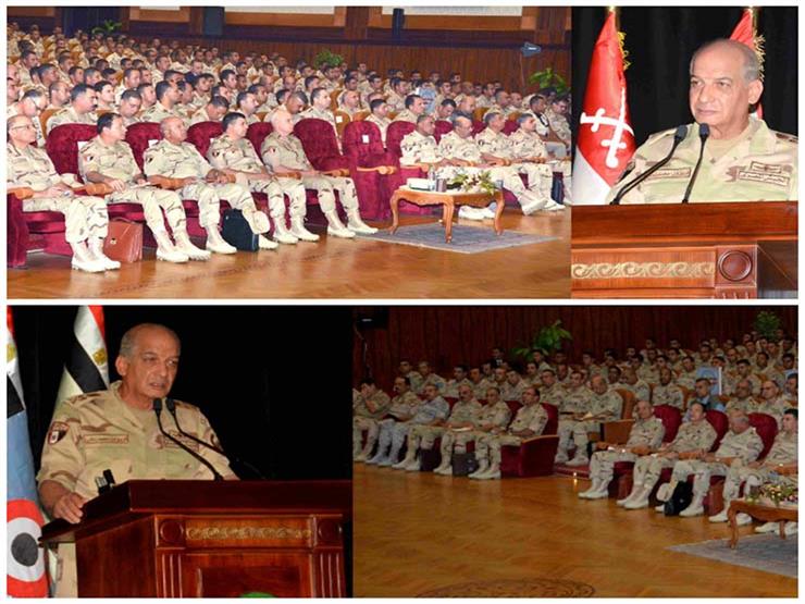 وزير الدفاع يلتقى بضباط وجنود الجيش الثالث الميداني